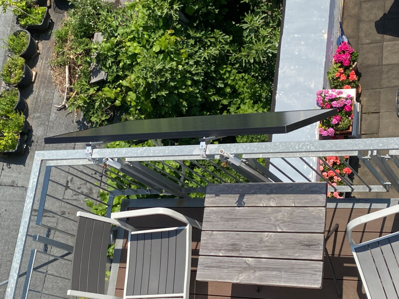 Einzelnes PV Modul am Balkon 
