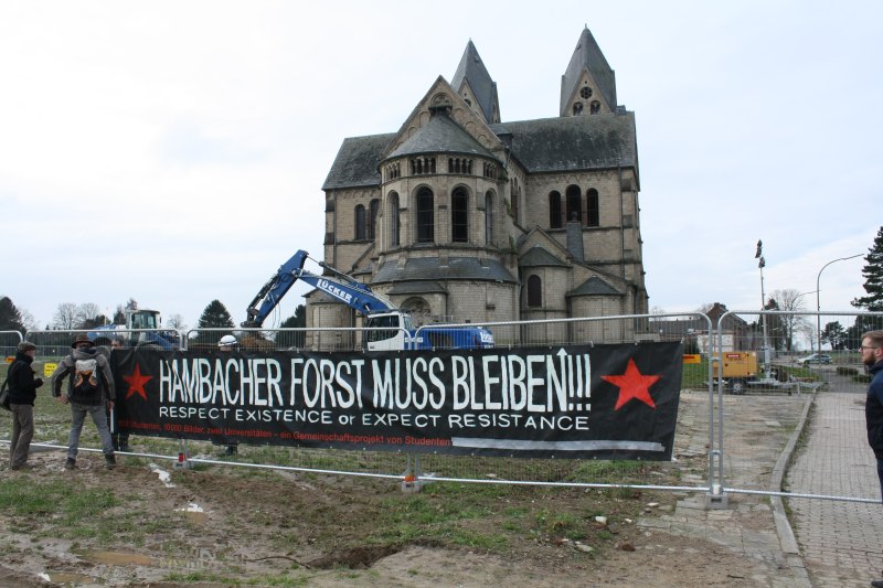 Banner Hambacher Forst muss bleiben