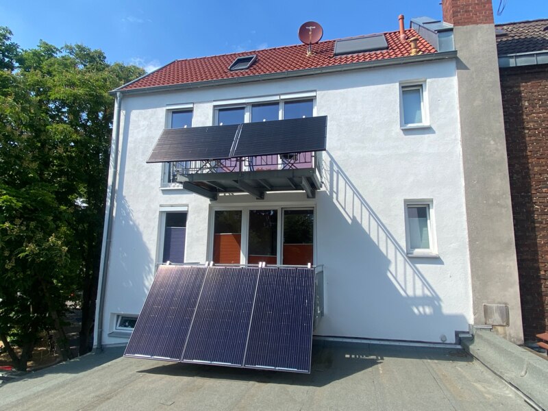 Fünf Steckersolar-Module für zwei Wohnungen 