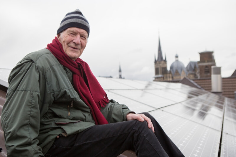 Wolf von Fabeck auf einem Solardach in Aachen