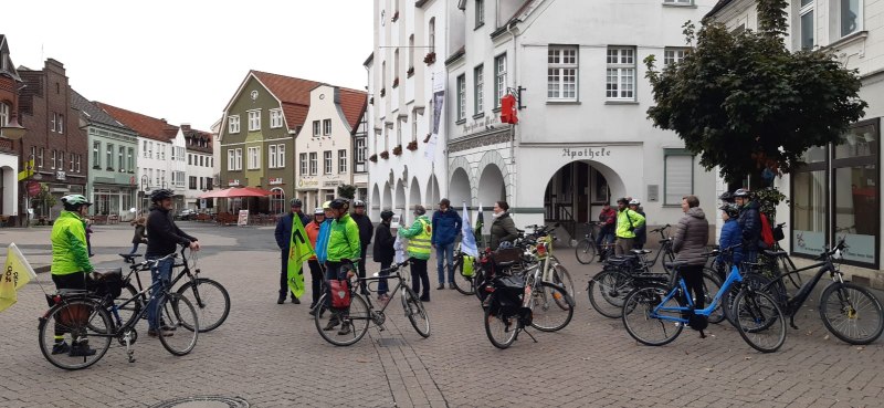 Radtour zu Windrädern und einem Co2-neutralen Hof