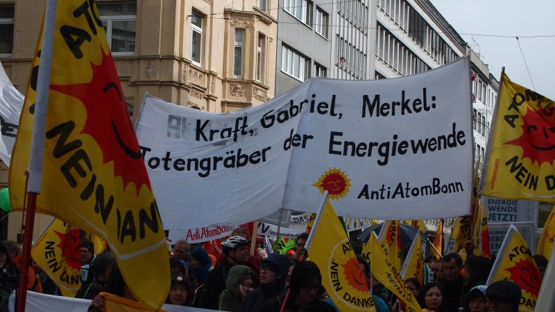 Demo Atom Kraft Gabriel Merkel Totengräber der Energiewende