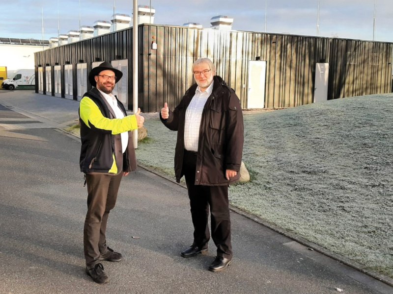 Bordesholm Batterie Daumen hoch